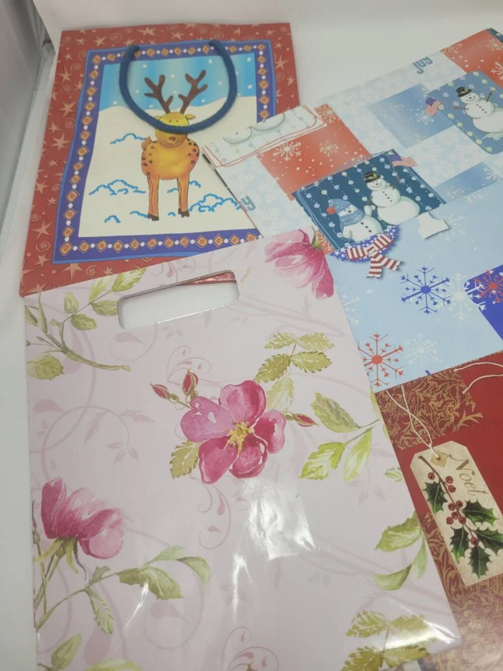 Deluxe Stationery Gift Box 6 Dividers 46 Greeting Cards Wrapping Paper 2 Bags
